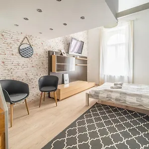 historic-susan-apartment.inbudapesthotels.com/